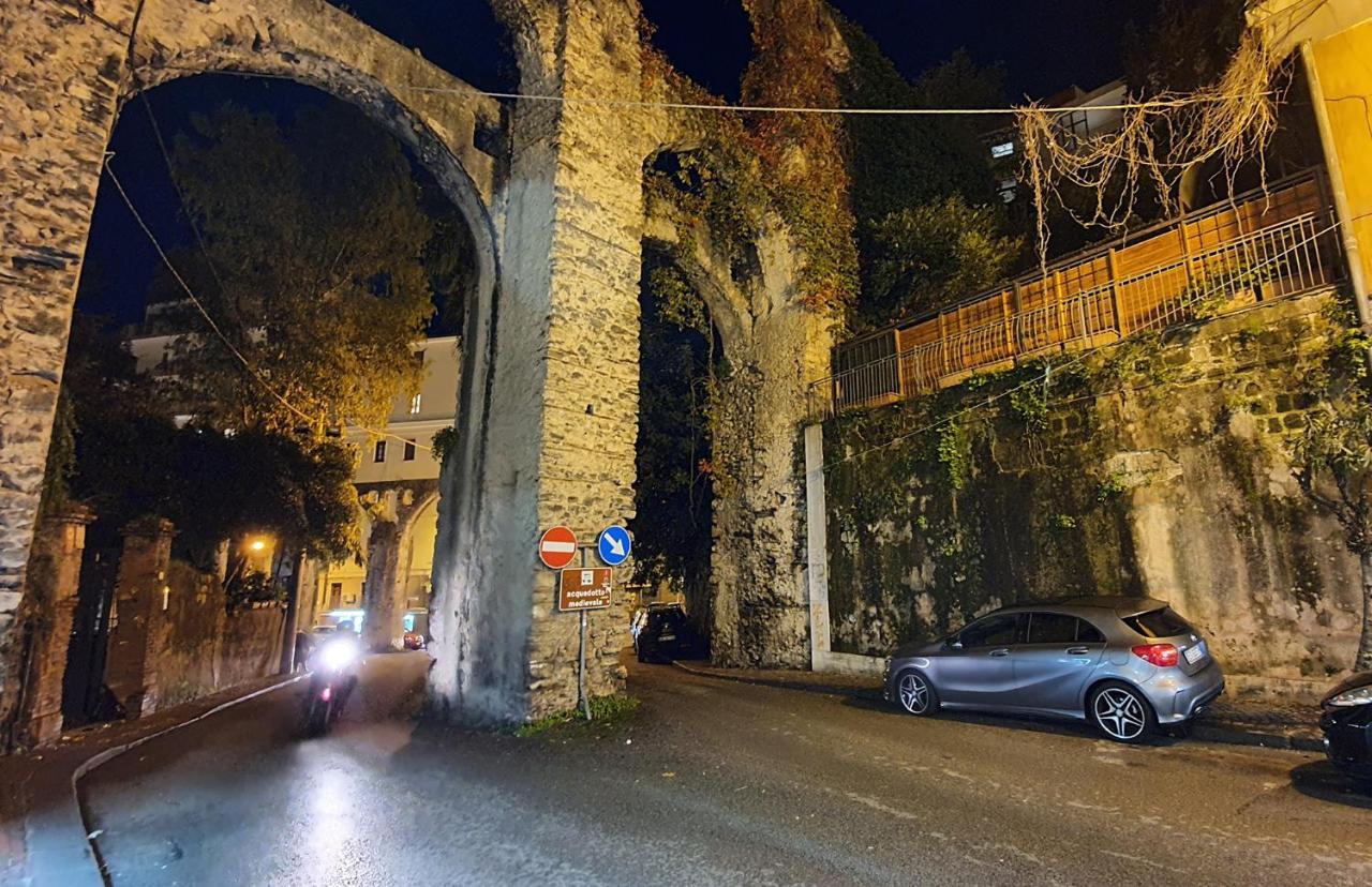 La Casa Sugli Archi Acomodação com café da manhã Salerno Exterior foto